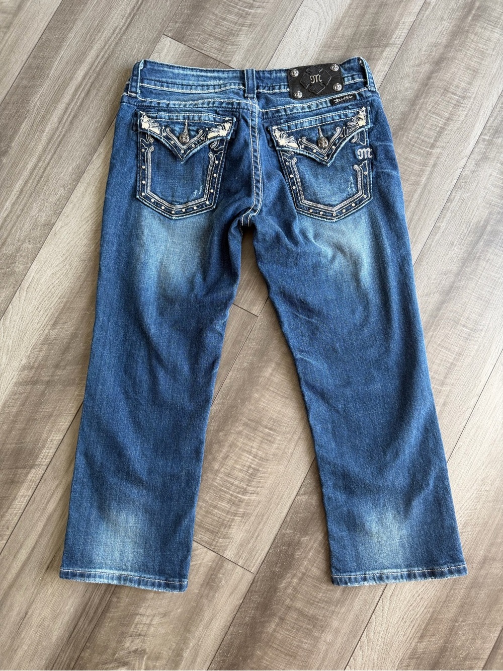 Miss Me Women’s Low Rise Capri Blue Jeans Y2K Bling Sz 10/ 30W 21” Medium Wash